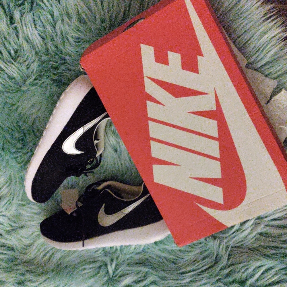Shoes - Picture 2 of 2